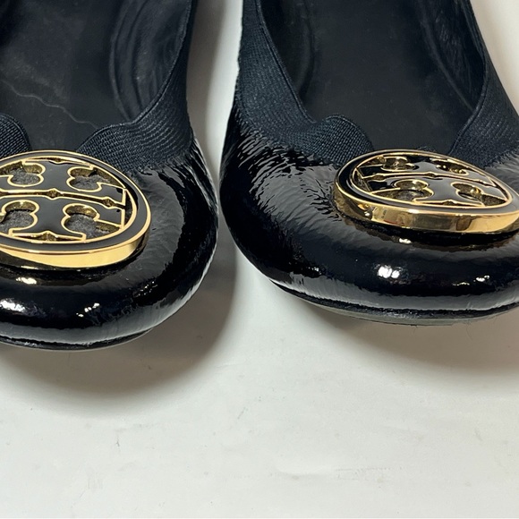 Tory Burch Black Patent Leather Caroline Logo Ballet Flats - Picture 5 of 16
